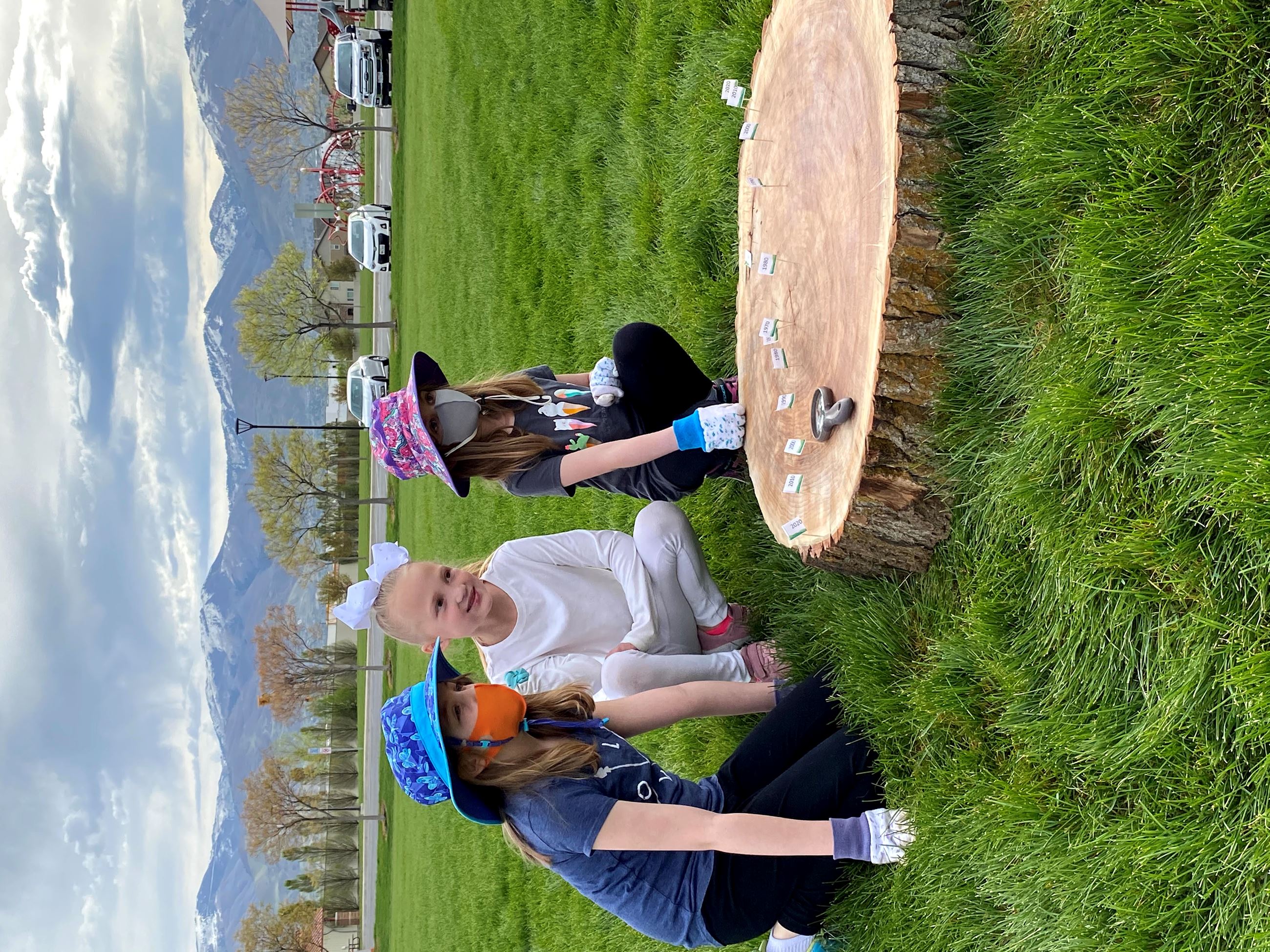 IMG_6931 butterfield and frandsen girls at tree slice