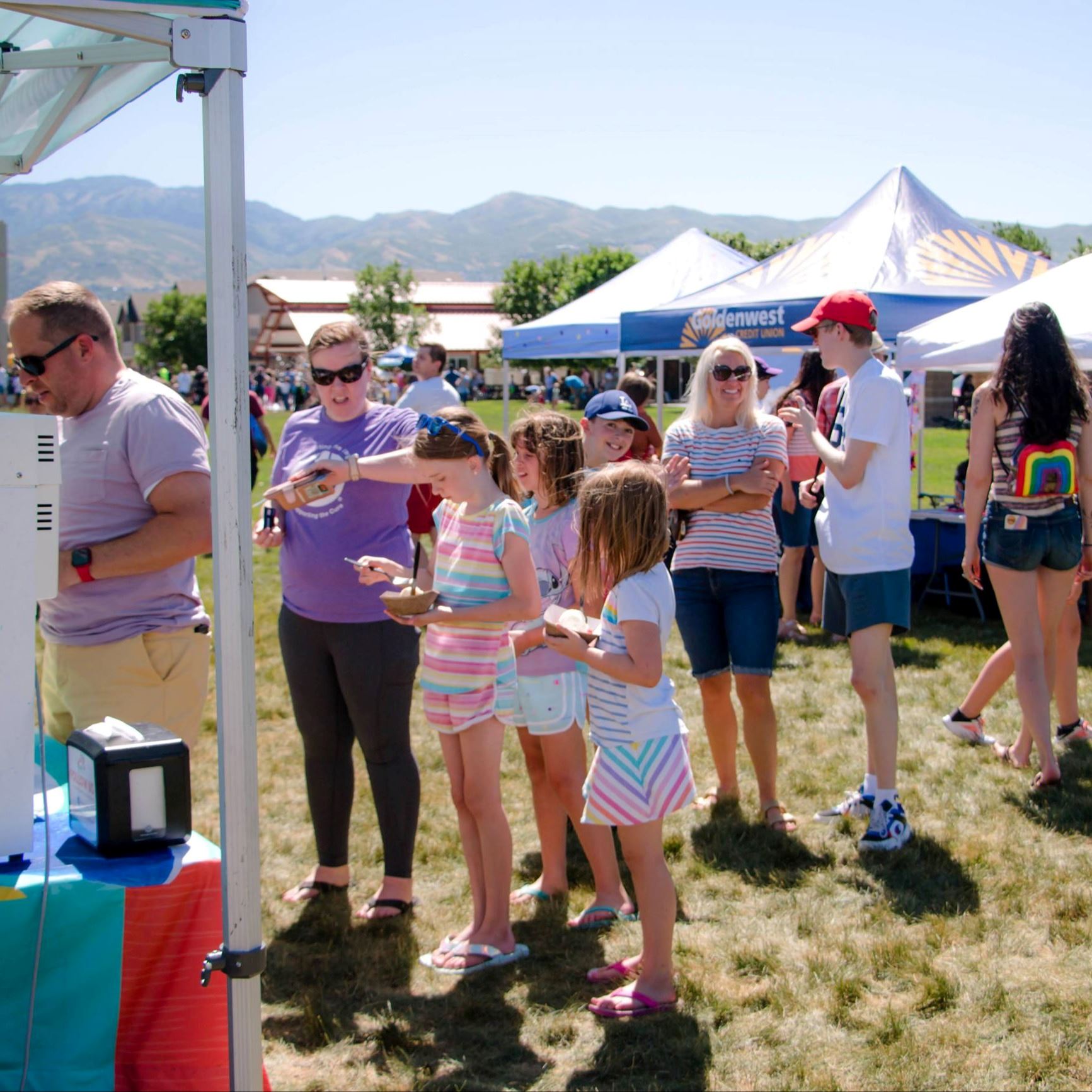 Liberty Fest 2022 1012 good pic showing people in line at vendor
